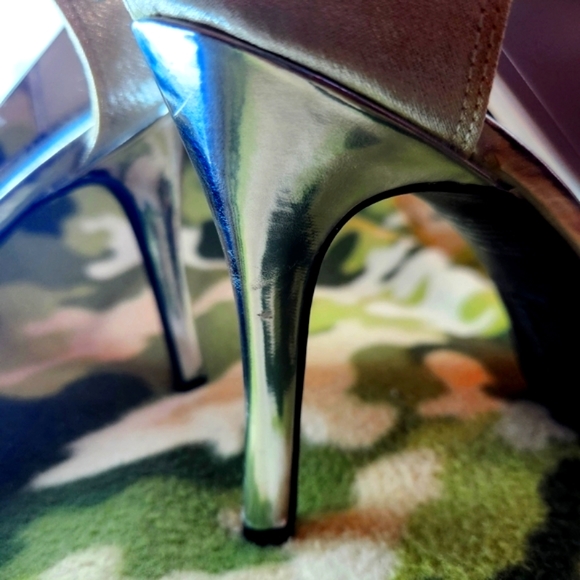 Fioni Night Pumps Silver Heels Size 9 - Picture 13 of 14